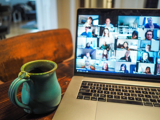Online yogales geven - verbeter nu de ervaring & verbinding met je deelnemers - Salland Yoga, Meditatie en Coaching in Nieuwleusen