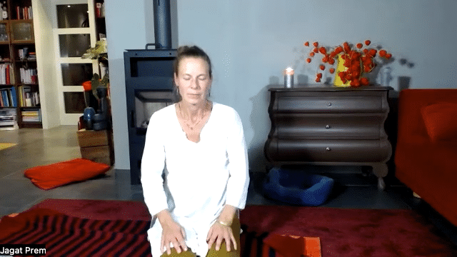 STRETCH & BREATHE  4 kundalini yoga class from emotion to devotion