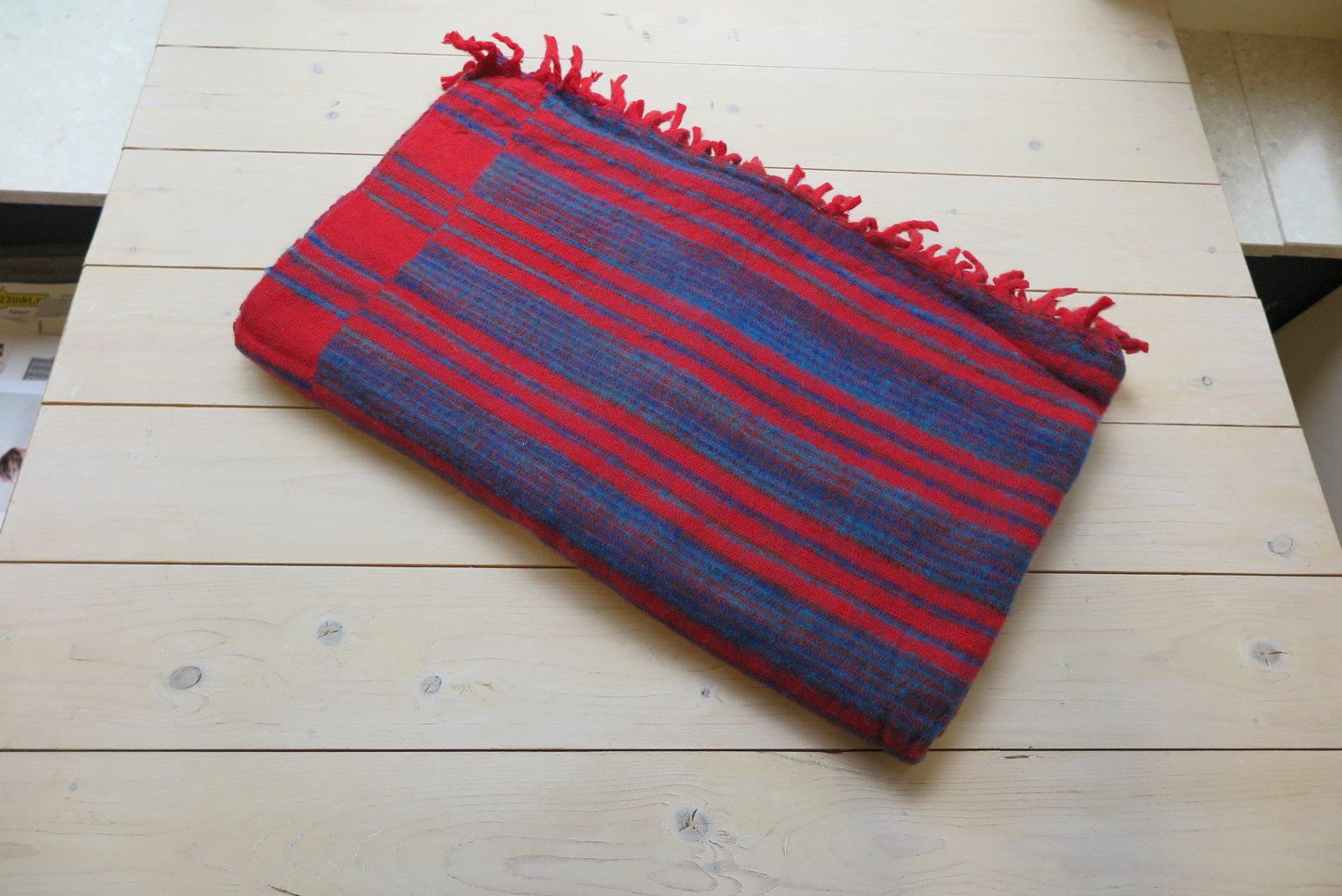 Yakwol omslagdoek rood en blauw, salland yoga